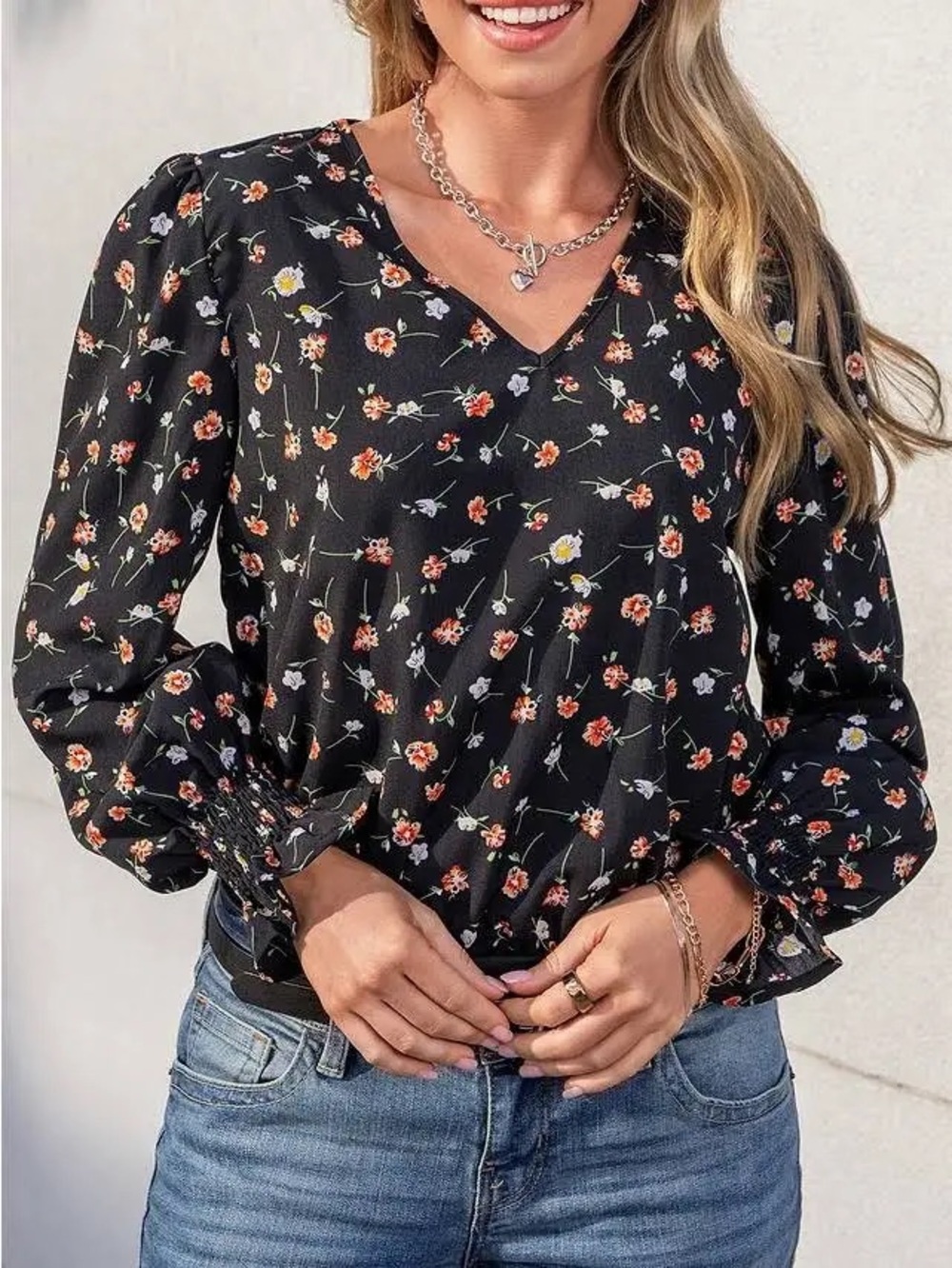 Cupshe Black Floral V-Neck Puff Sleeve Blouse